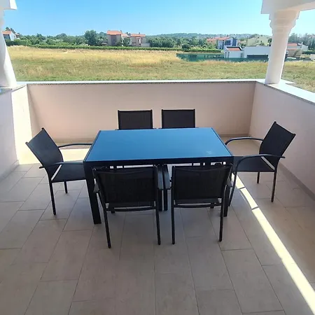 Vesna Apartman